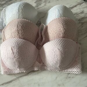 NWOT Jessica Simpson 3 pack strapless bras lace
